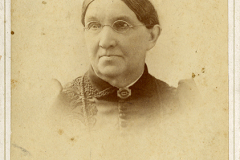 Elizabeth R Lord